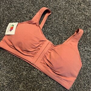 NEW NWT Front Closure Peach Sports Bra. Sz 40. W/removable pads. MUST BE BUNDLED